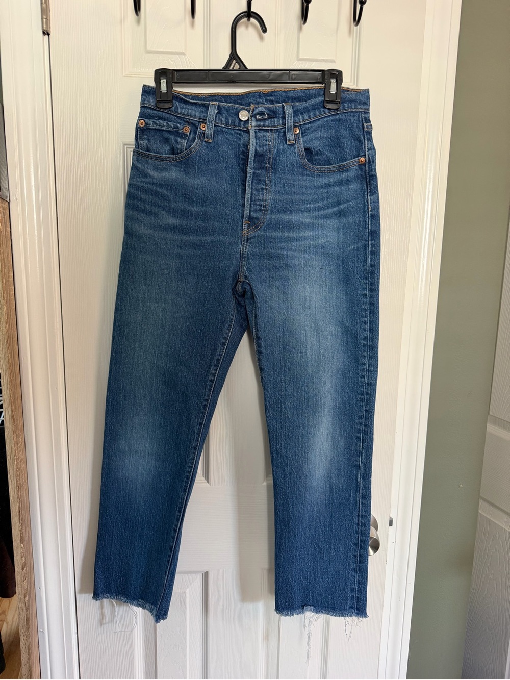 Levi's Women’s 501 Straight Ankle Jeans in Medium Blue Wash (Size 27)